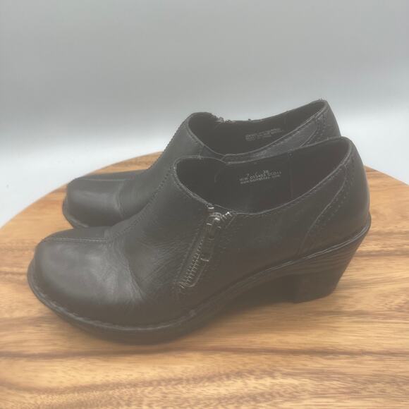 Born Booties Womens Size 7 M Ankle Black Leather Side Zip Shootie Boots Casual - Picture 3 of 9